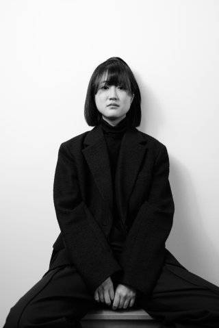 Hisu Park Portrait in schwarz weiß